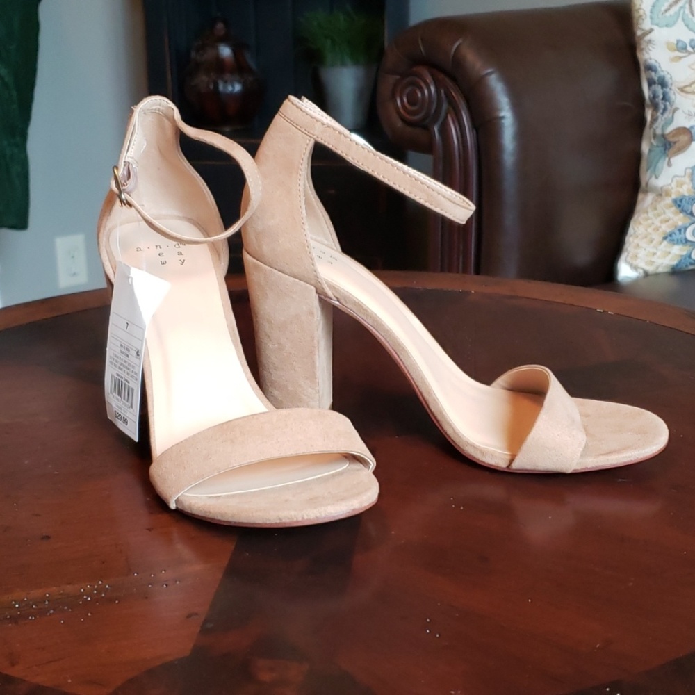A New Day tan block heel sandals